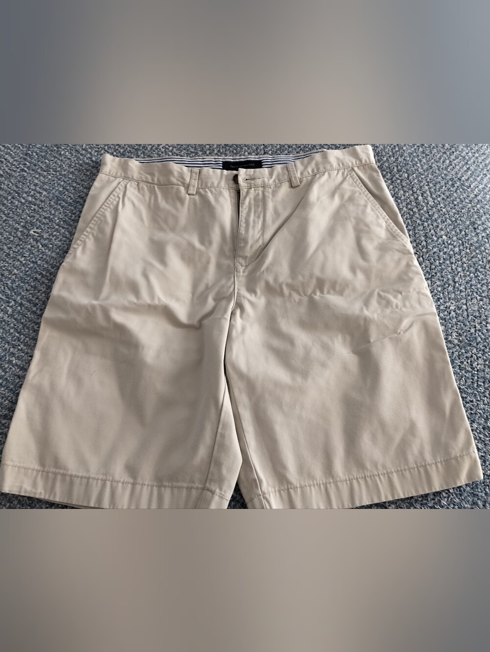 Tommy Hilfiger Men's Academy Flat Front Chino Shorts Beige Khaki Size 34